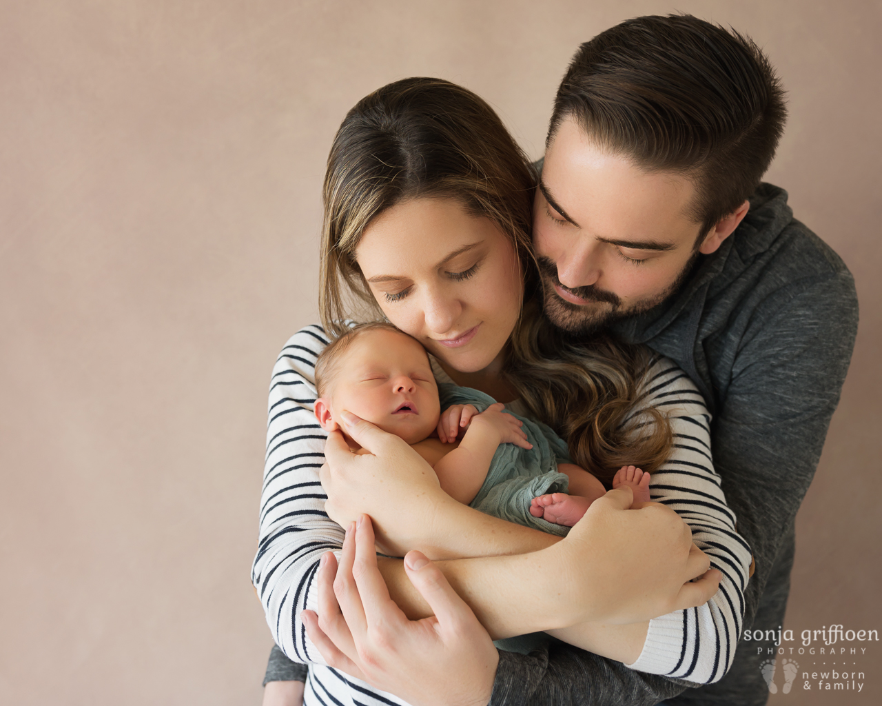 Isabelle-Newborn-Brisbane-Newborn-Photographer-Sonja-Griffioen-02.jpg