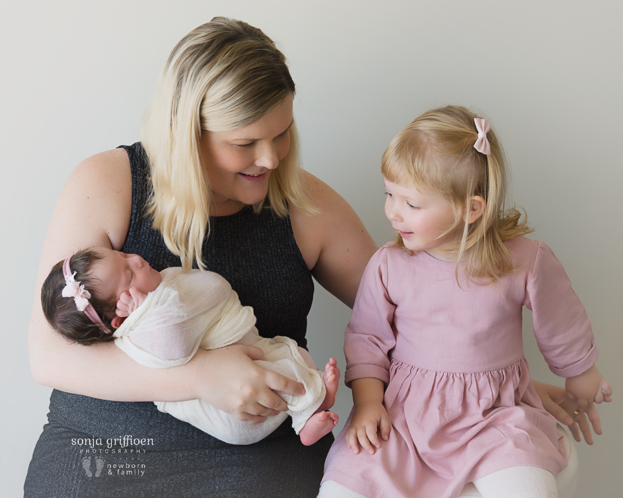 Isla-Newborn-Brisbane-Newborn-Photographer-Sonja-Griffioen-03.jpg