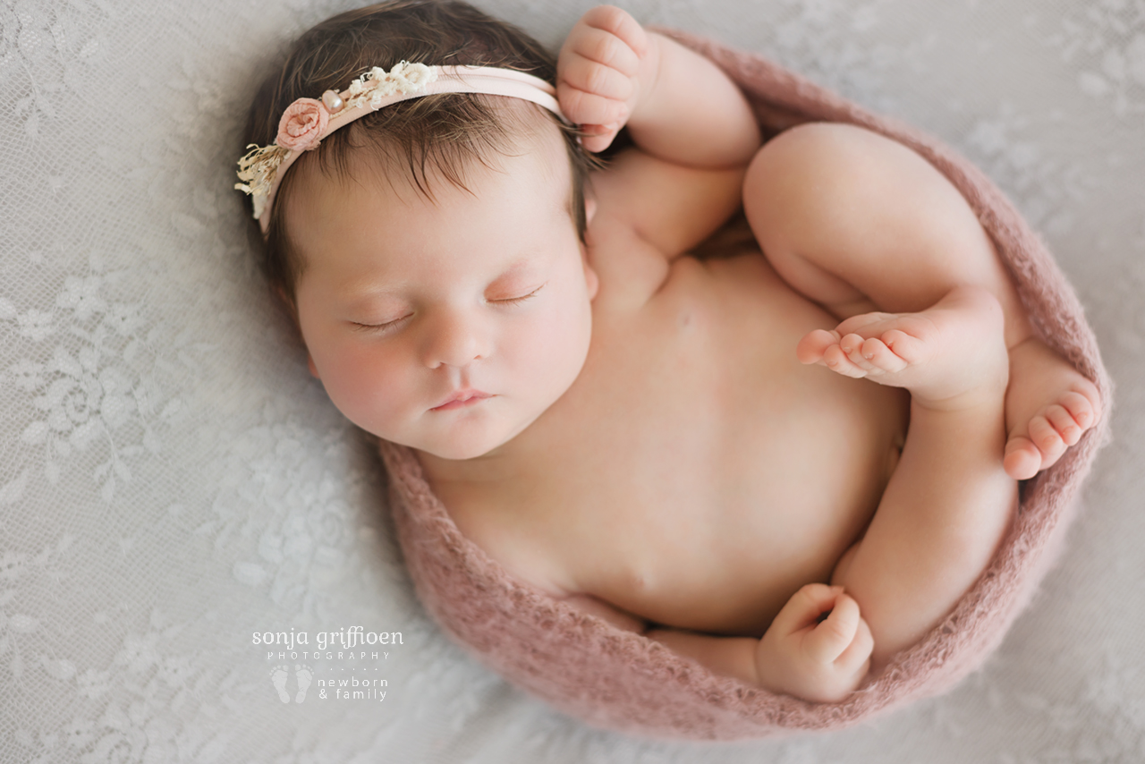 Isla-Newborn-Brisbane-Newborn-Photographer-Sonja-Griffioen-08.jpg