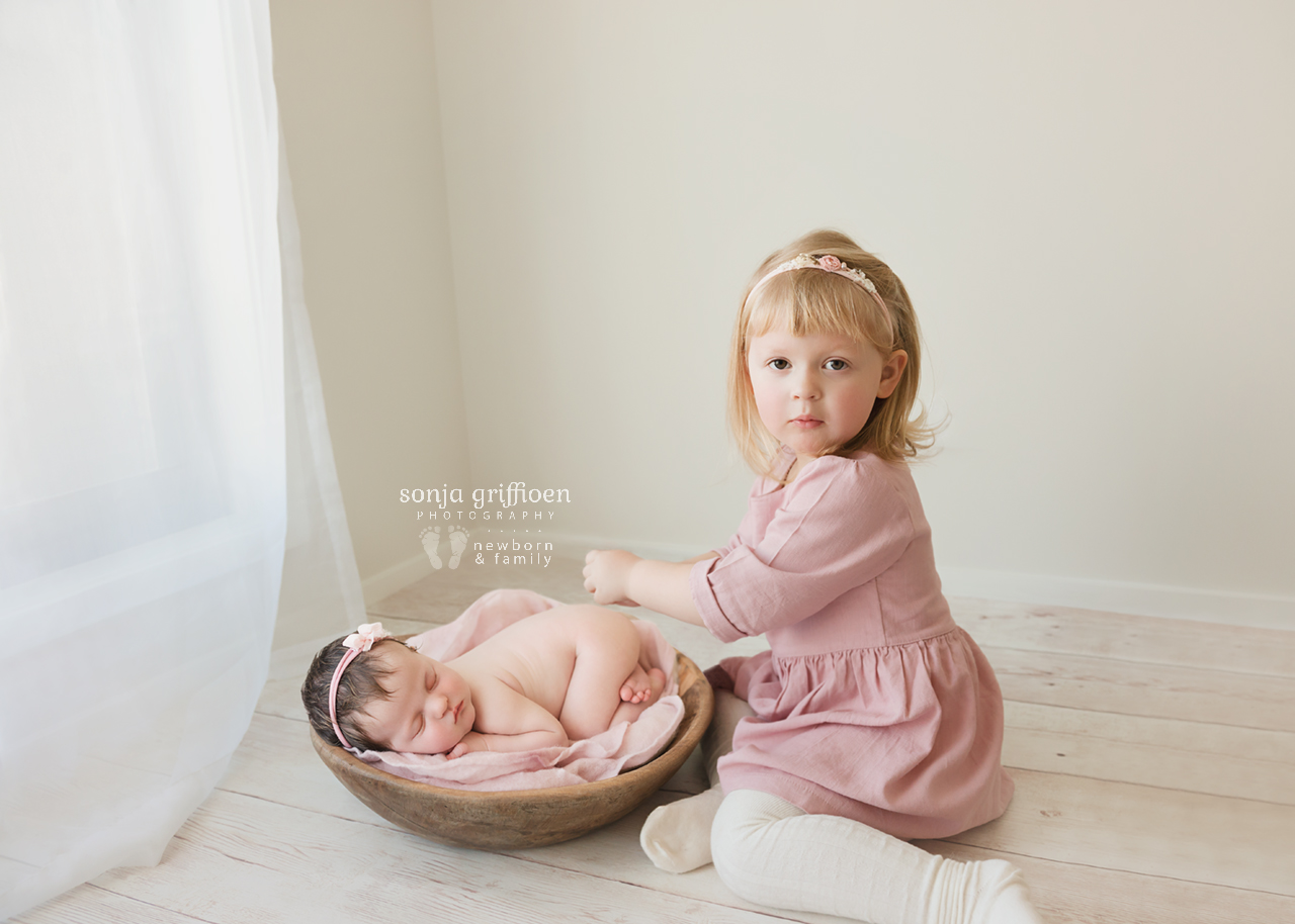 Isla-Newborn-Brisbane-Newborn-Photographer-Sonja-Griffioen-12.jpg