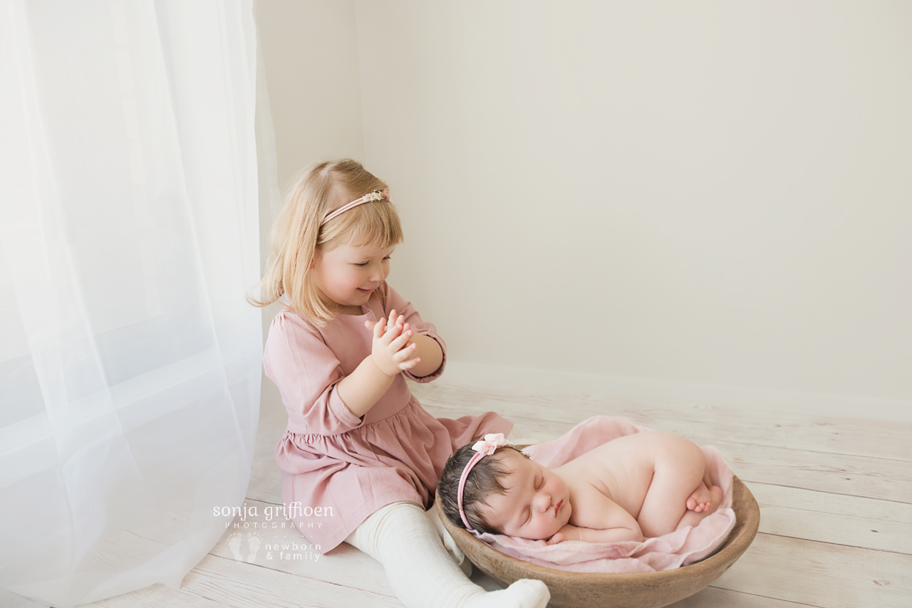 Isla-Newborn-Brisbane-Newborn-Photographer-Sonja-Griffioen-13.jpg