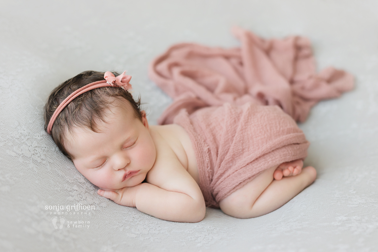 Isla-Newborn-Brisbane-Newborn-Photographer-Sonja-Griffioen-14.jpg