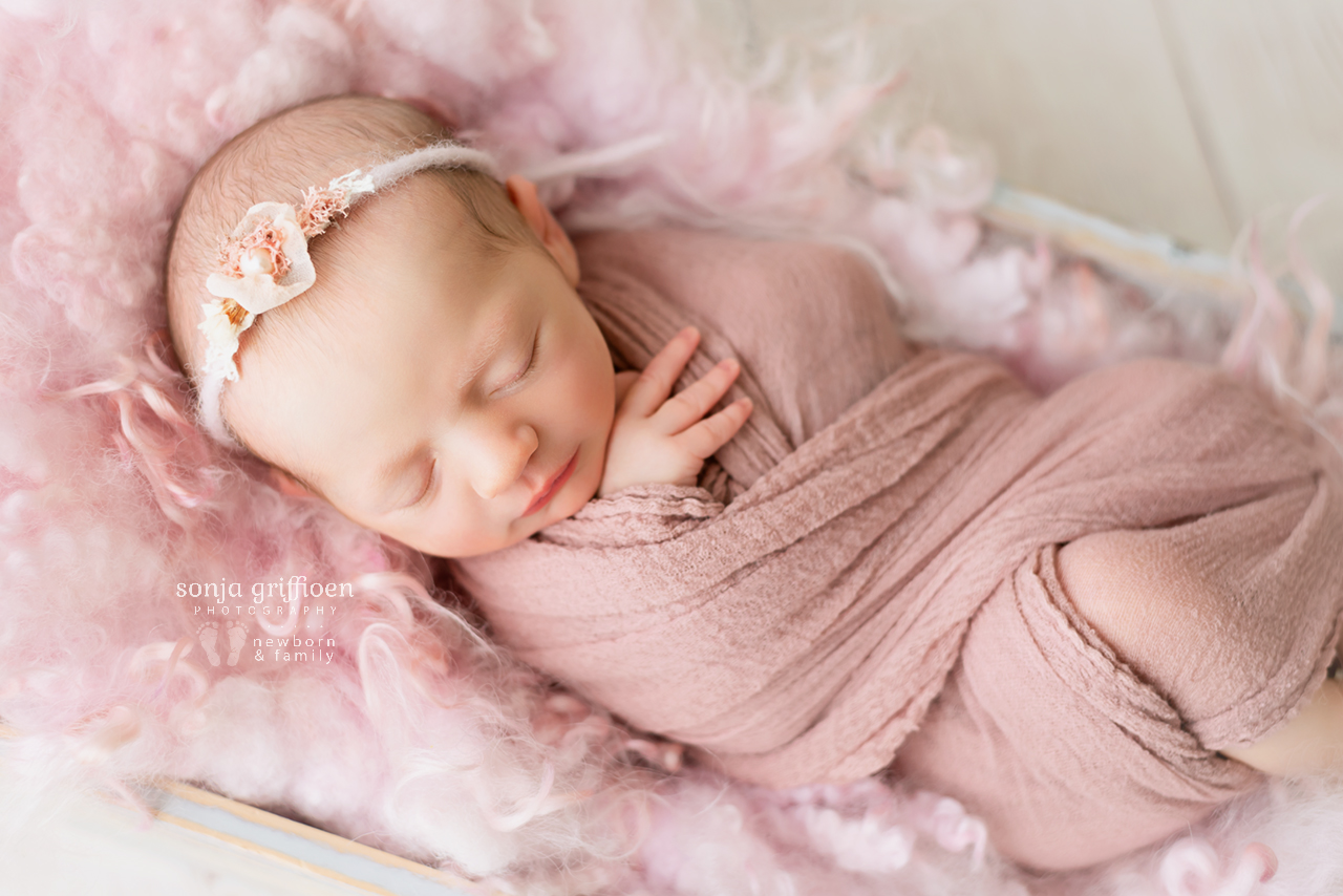 Katie-Newborn-Brisbane-Newborn-Photographer-Sonja-Griffioen-11.jpg