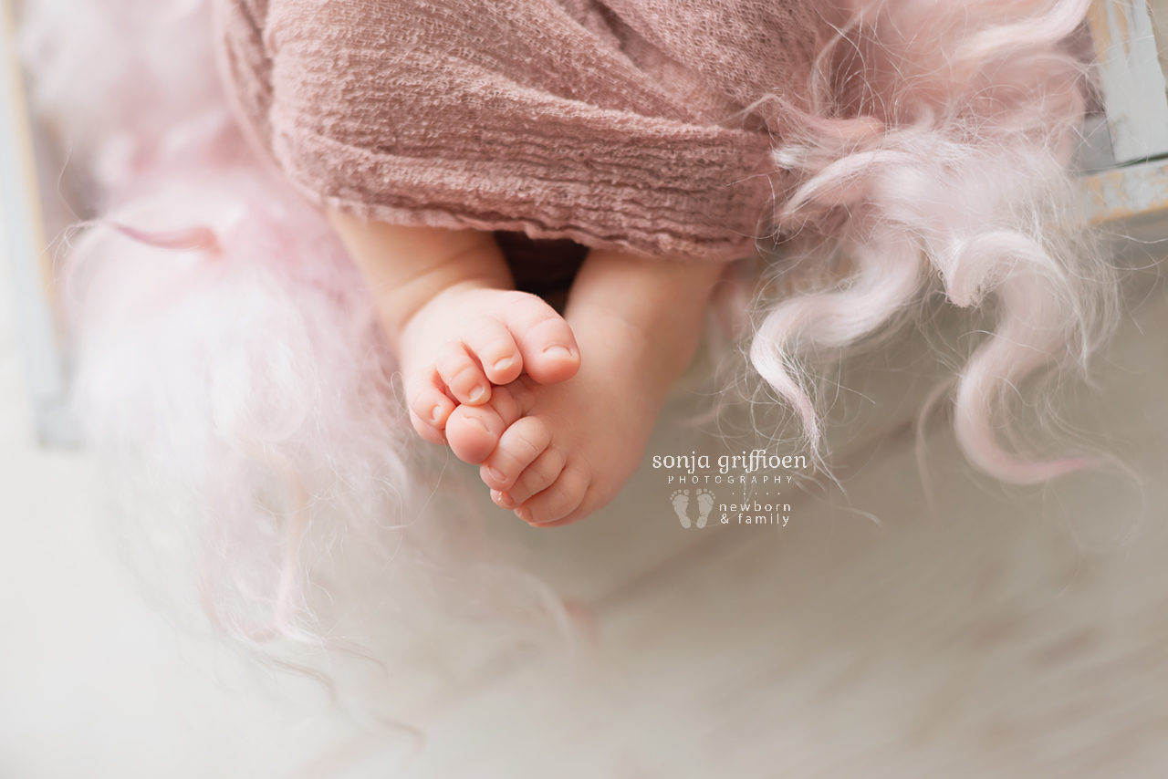 Katie-Newborn-Brisbane-Newborn-Photographer-Sonja-Griffioen-12.jpg