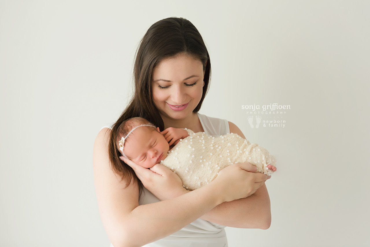 Lara-Newborn-Brisbane-Newborn-Photographer-Sonja-Griffioen-011.jpg