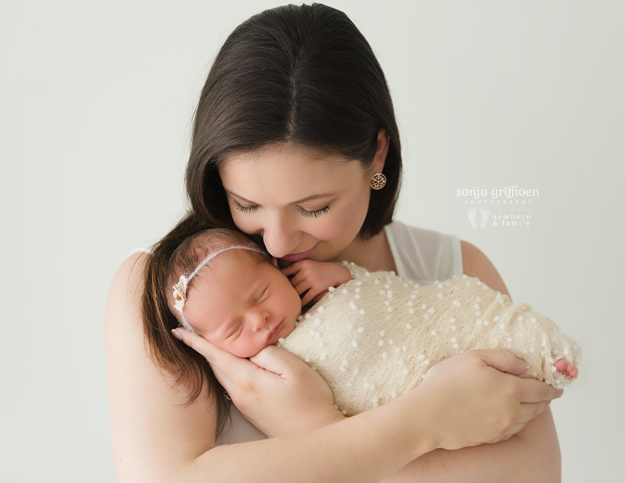 Lara-Newborn-Brisbane-Newborn-Photographer-Sonja-Griffioen-022.jpg