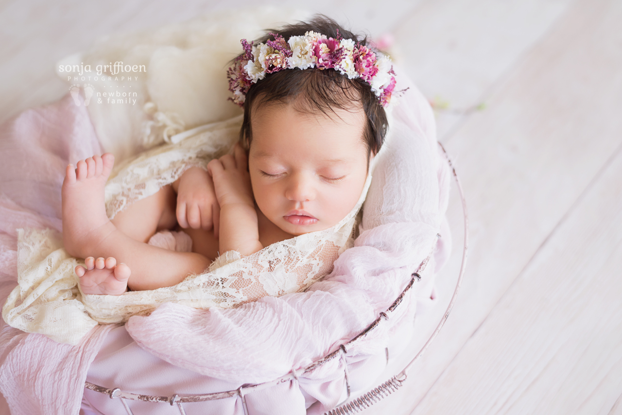 Lara-Newborn-Brisbane-Newborn-Photographer-Sonja-Griffioen-08.jpg