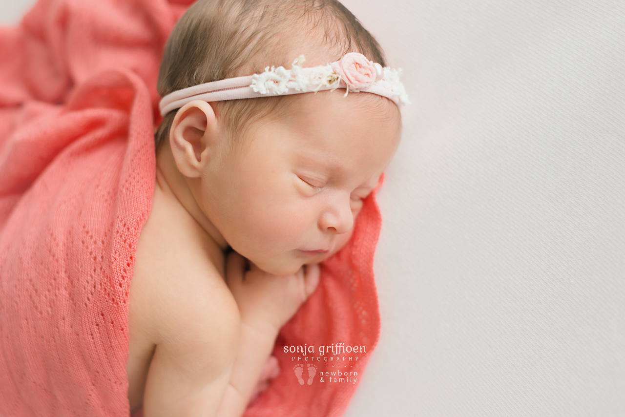 Lara-Newborn-Brisbane-Newborn-Photographer-Sonja-Griffioen-14.jpg