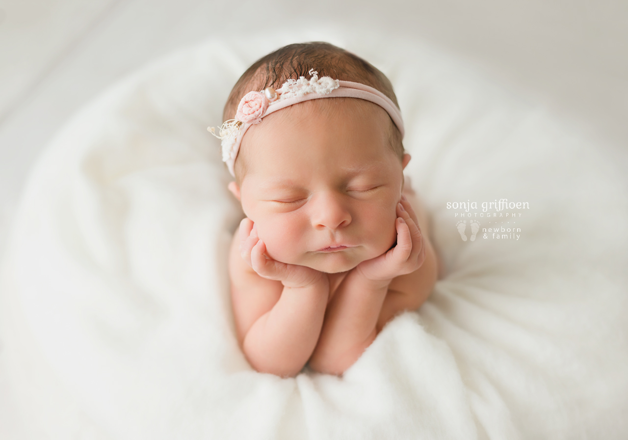 Lara-Newborn-Brisbane-Newborn-Photographer-Sonja-Griffioen-15.jpg