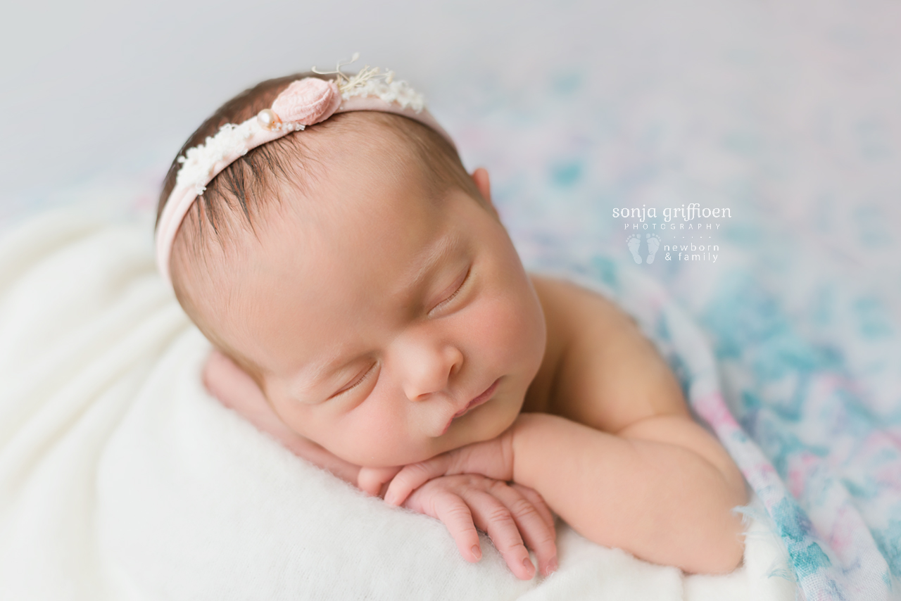 Lara-Newborn-Brisbane-Newborn-Photographer-Sonja-Griffioen-20.jpg