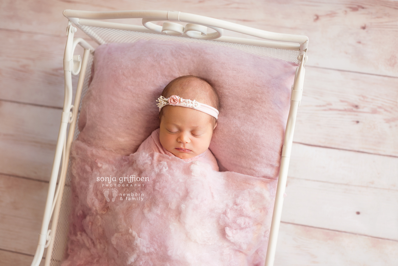 Lilly-Newborn-Brisbane-Newborn-Photographer-Sonja-Griffioen-01.jpg