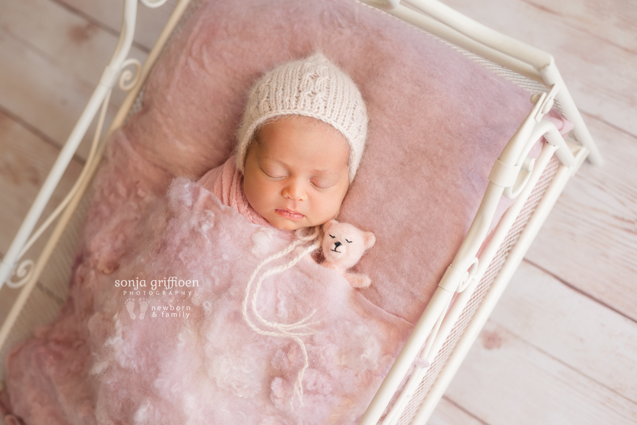 Lilly-Newborn-Brisbane-Newborn-Photographer-Sonja-Griffioen-02.jpg