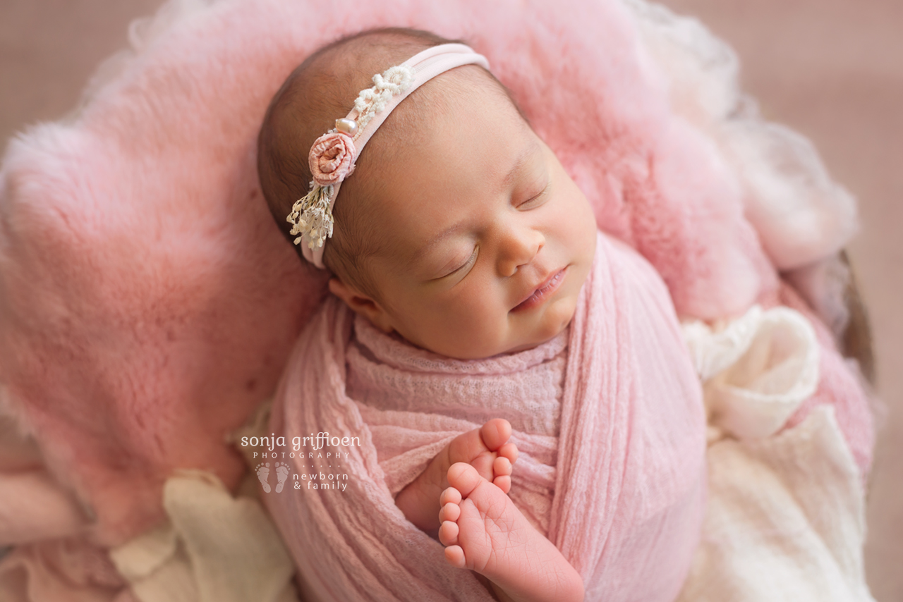 Lilly-Newborn-Brisbane-Newborn-Photographer-Sonja-Griffioen-06.jpg