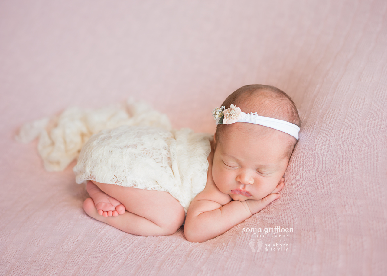 Lilly-Newborn-Brisbane-Newborn-Photographer-Sonja-Griffioen-11.jpg