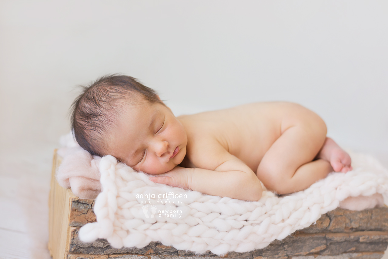 Maple-Rose-Newborn-Brisbane-Newborn-Photographer-Sonja-Griffioen-18.jpg