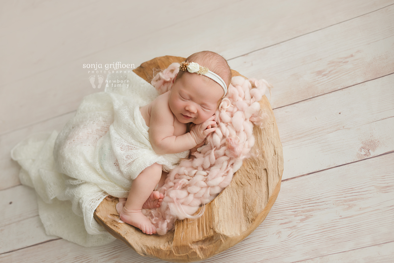 Matilda-Newborn-Brisbane-Newborn-Photographer-Sonja-Griffioen-07.jpg