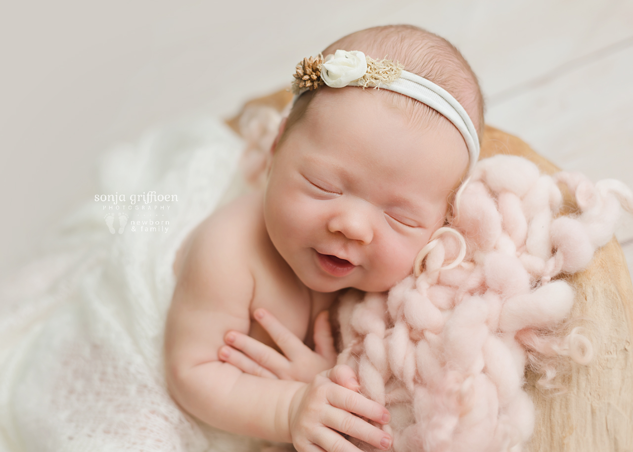 Matilda-Newborn-Brisbane-Newborn-Photographer-Sonja-Griffioen-08.jpg