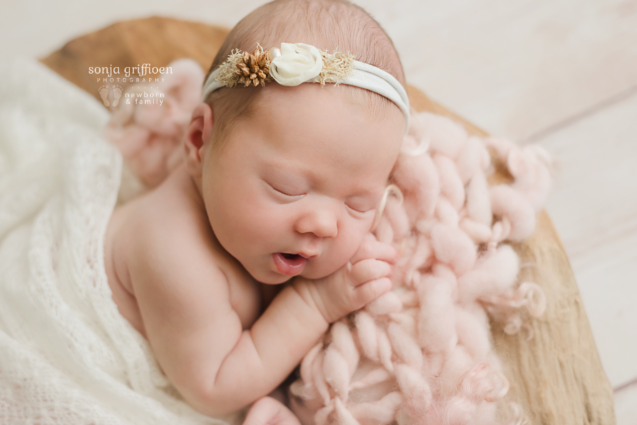 Matilda-Newborn-Brisbane-Newborn-Photographer-Sonja-Griffioen-09.jpg