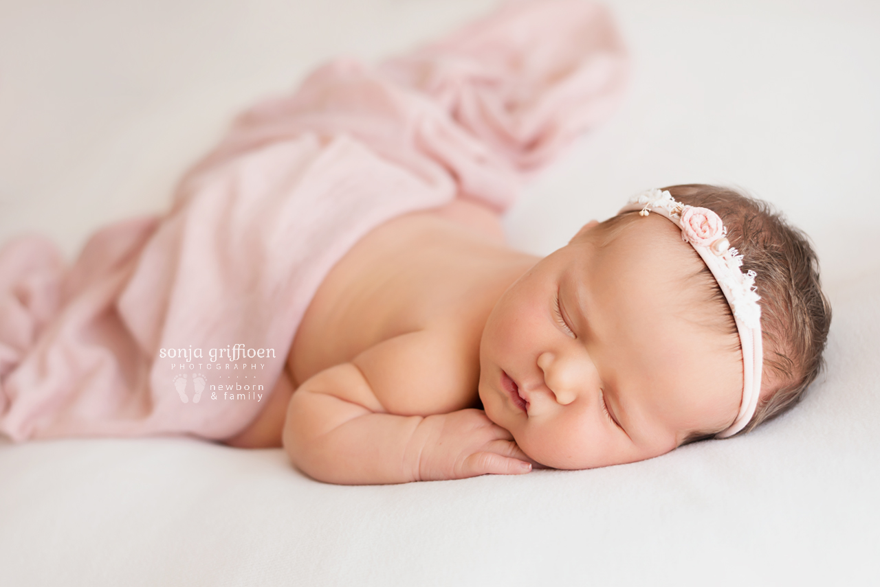 Maya-Newborn-Brisbane-Newborn-Photographer-Sonja-Griffioen-01.jpg