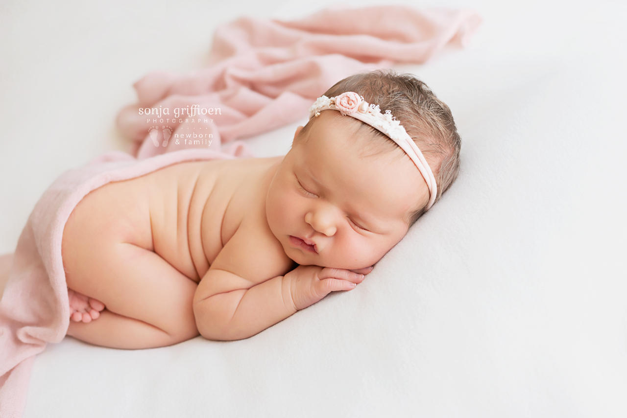 Maya-Newborn-Brisbane-Newborn-Photographer-Sonja-Griffioen-03.jpg