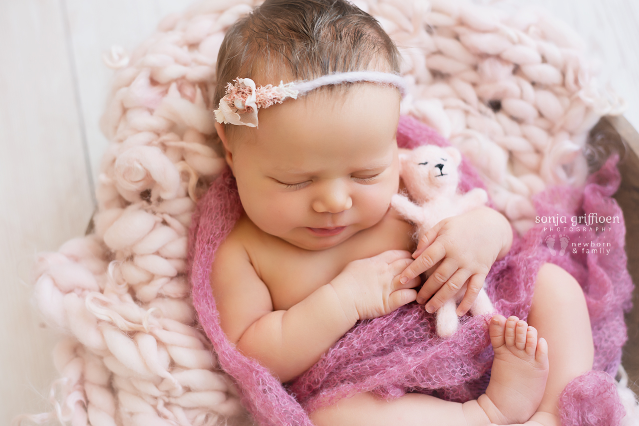 Maya-Newborn-Brisbane-Newborn-Photographer-Sonja-Griffioen-05.jpg