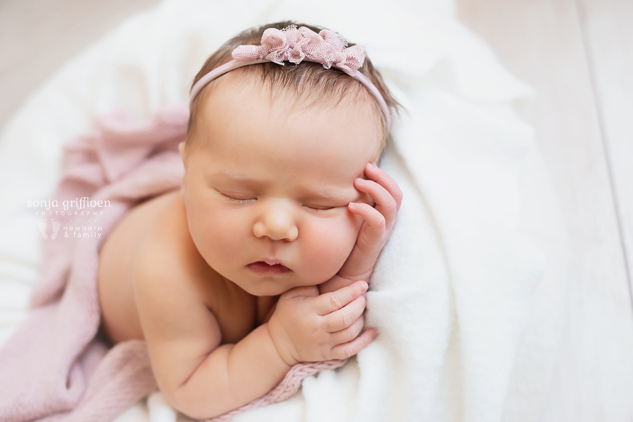 Maya-Newborn-Brisbane-Newborn-Photographer-Sonja-Griffioen-07.jpg