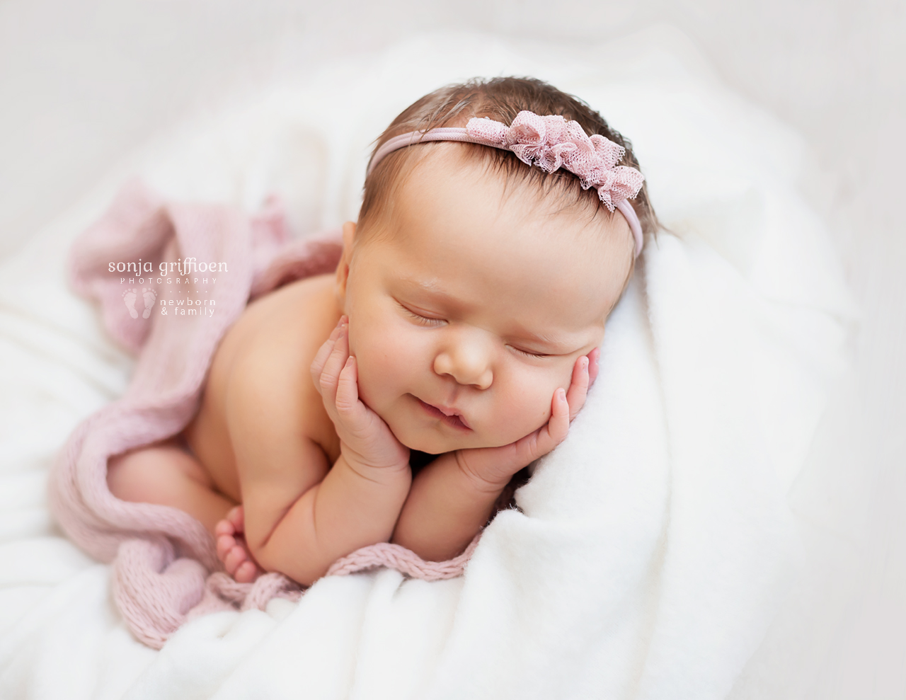 Maya-Newborn-Brisbane-Newborn-Photographer-Sonja-Griffioen-09b.jpg