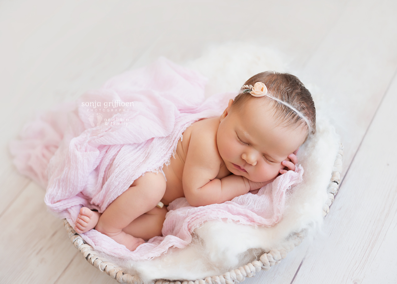 Maya-Newborn-Brisbane-Newborn-Photographer-Sonja-Griffioen-10.jpg