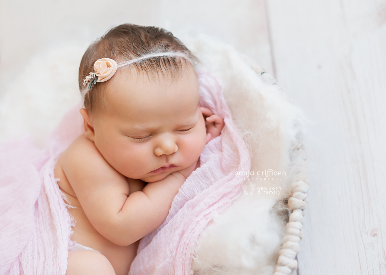 Maya-Newborn-Brisbane-Newborn-Photographer-Sonja-Griffioen-11.jpg