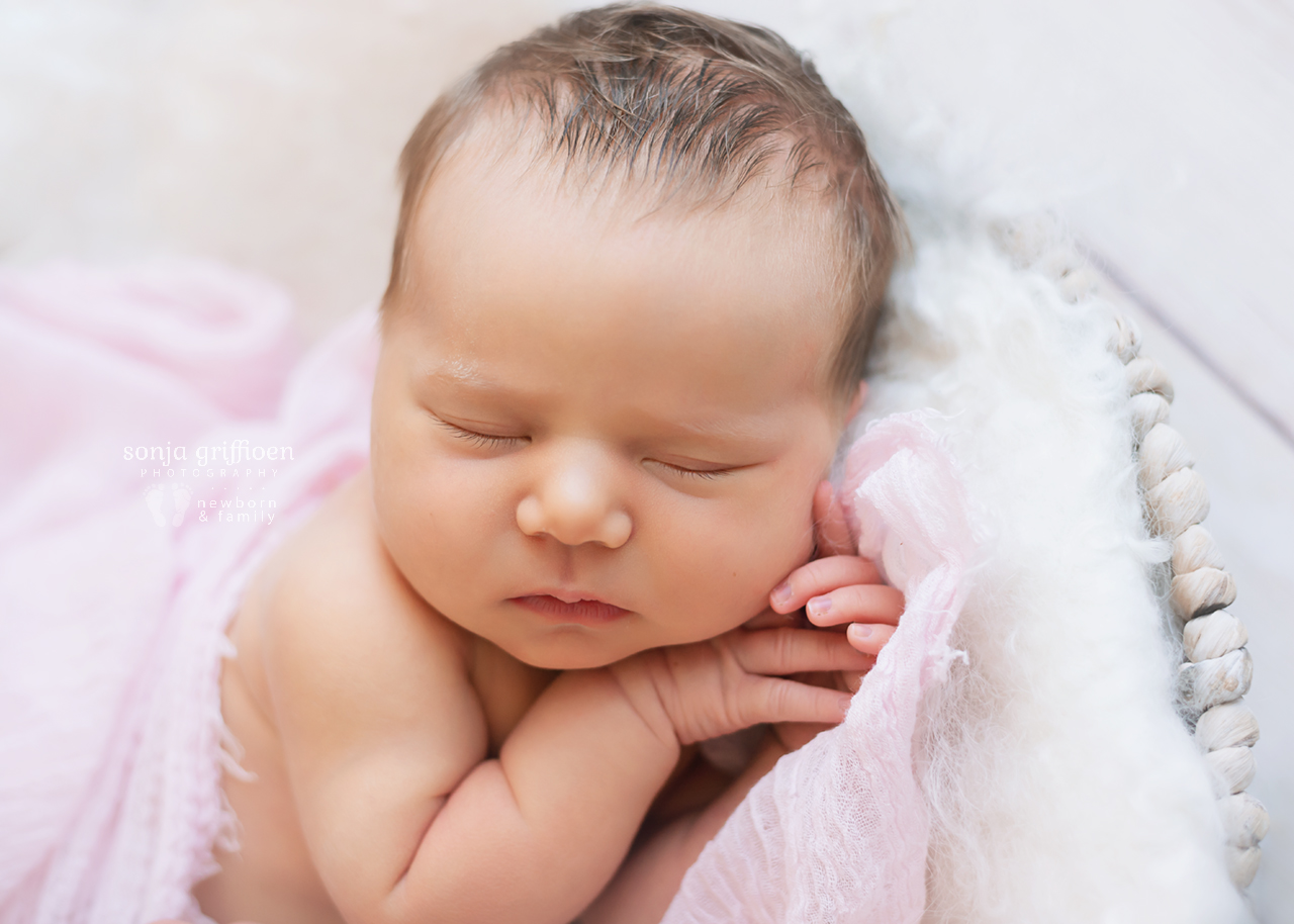 Maya-Newborn-Brisbane-Newborn-Photographer-Sonja-Griffioen-12.jpg