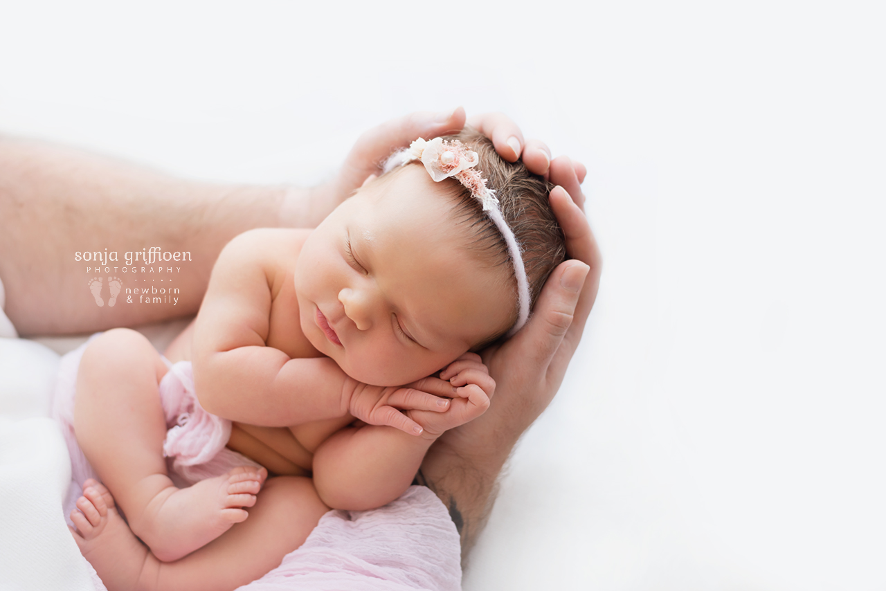 Maya-Newborn-Brisbane-Newborn-Photographer-Sonja-Griffioen-14.jpg