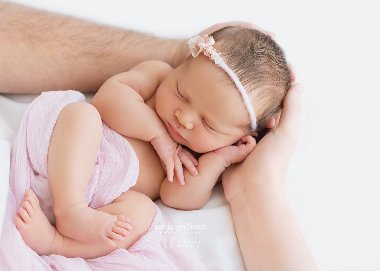 Maya-Newborn-Brisbane-Newborn-Photographer-Sonja-Griffioen-15.jpg