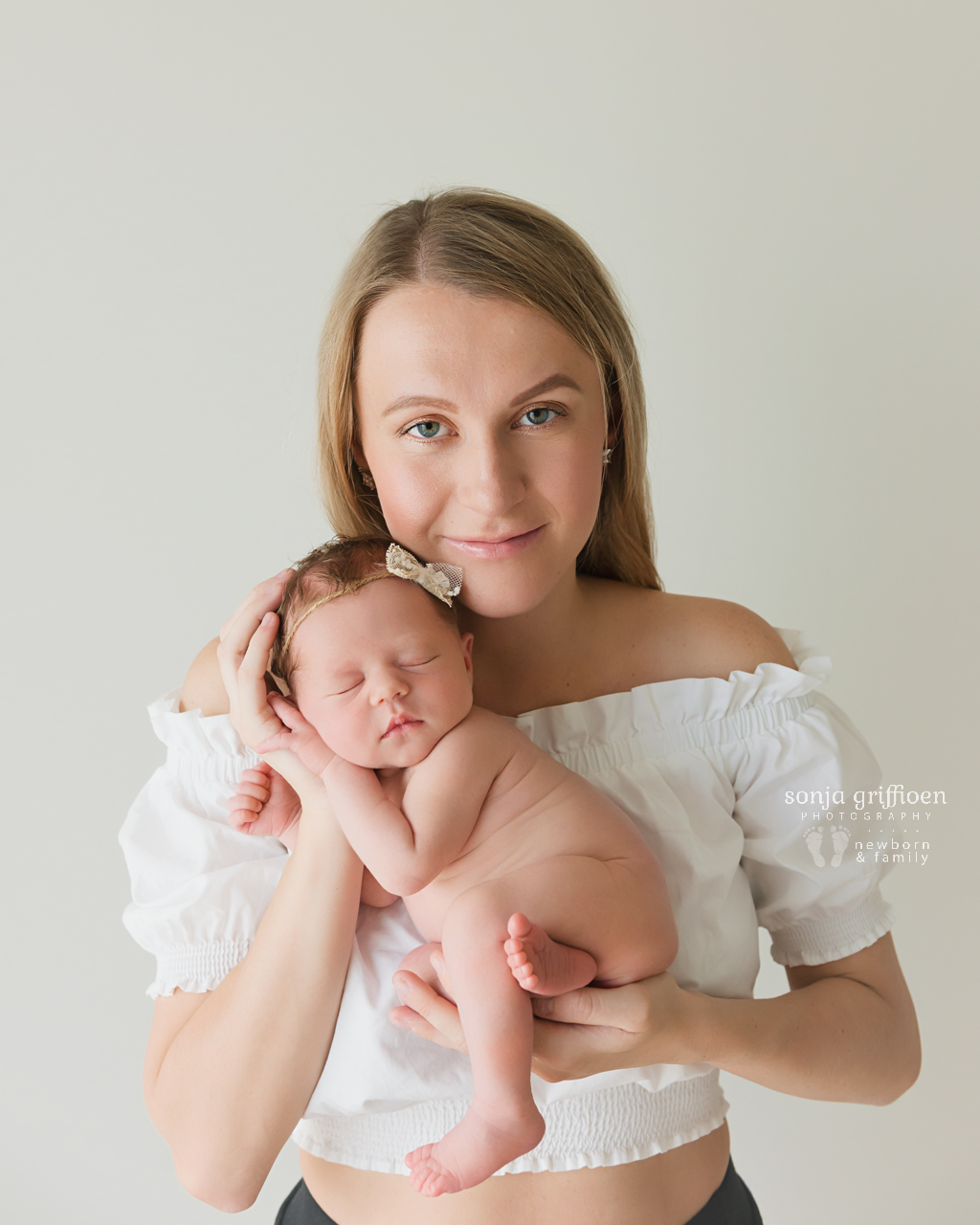 Michelle-Ivy-Newborn-Brisbane-Newborn-Photographer-Sonja-Griffioen-02.jpg