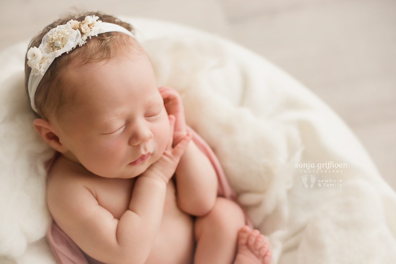 Michelle-Ivy-Newborn-Brisbane-Newborn-Photographer-Sonja-Griffioen-06.jpg