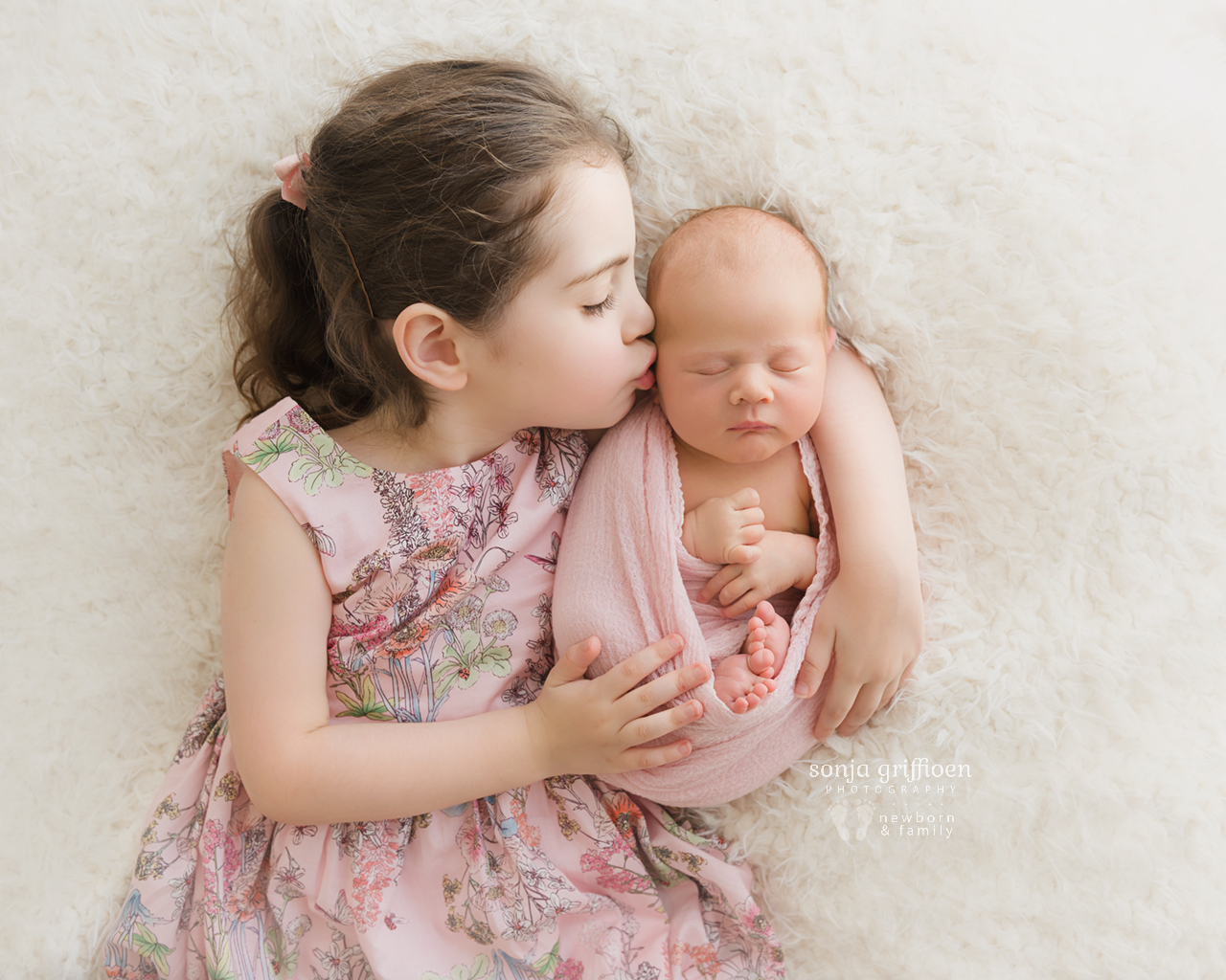 Nieve-Newborn-Brisbane-Newborn-Photographer-Sonja-Griffioen-01.jpg