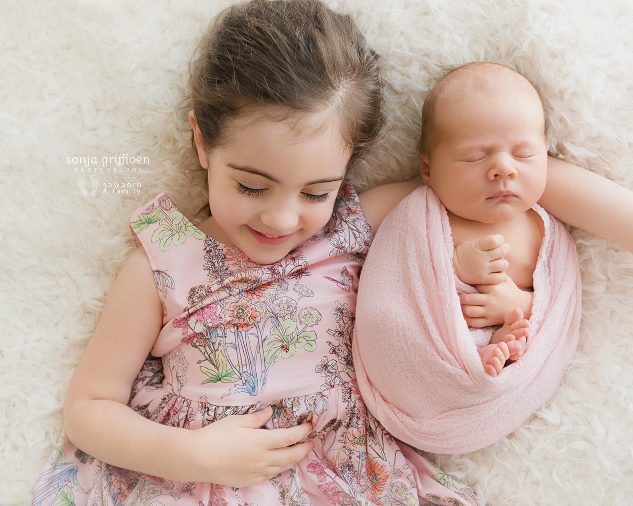 Nieve-Newborn-Brisbane-Newborn-Photographer-Sonja-Griffioen-02.jpg