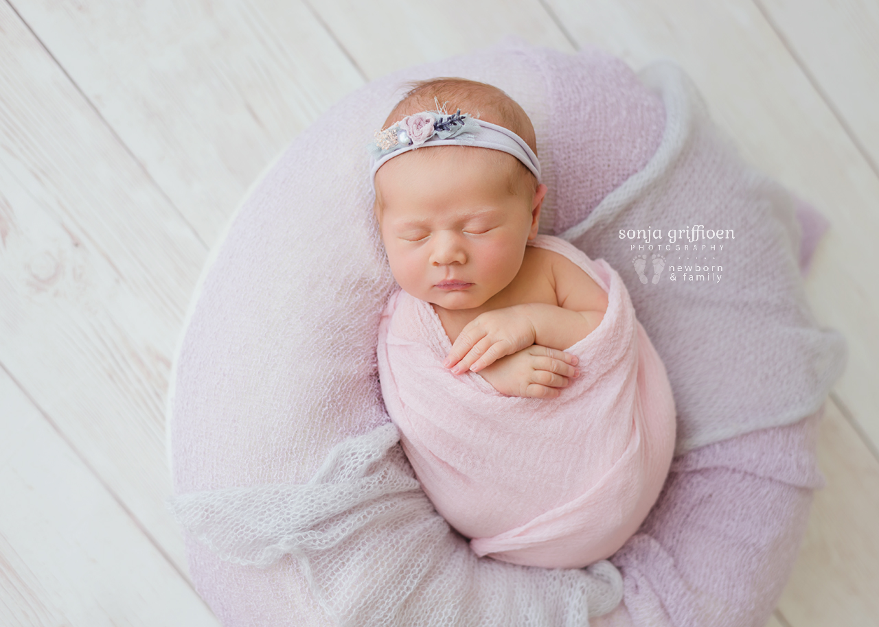 Nieve-Newborn-Brisbane-Newborn-Photographer-Sonja-Griffioen-06.jpg