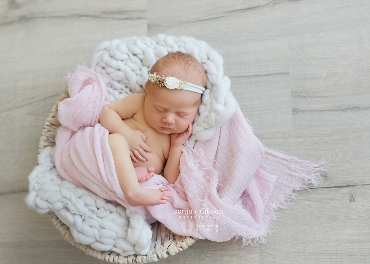 Nieve-Newborn-Brisbane-Newborn-Photographer-Sonja-Griffioen-08.jpg