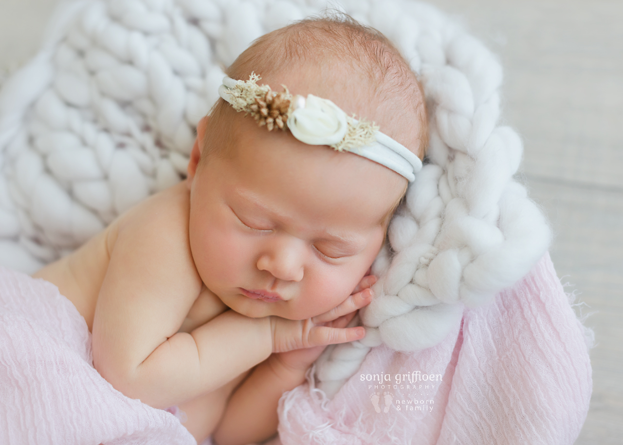 Nieve-Newborn-Brisbane-Newborn-Photographer-Sonja-Griffioen-09.jpg