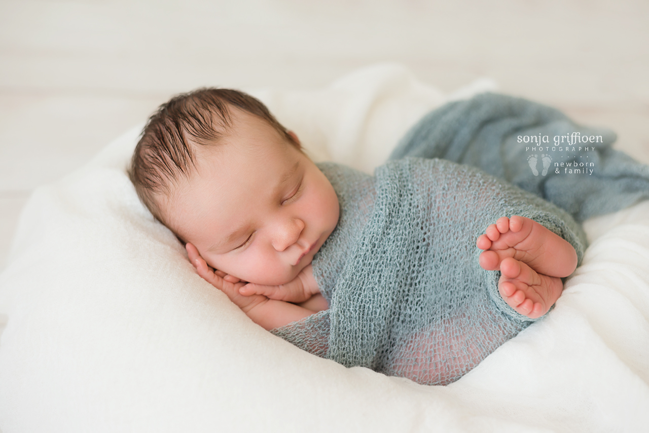 Oliver-Small-Newborn-Brisbane-Newborn-Photographer-Sonja-Griffioen-06.jpg