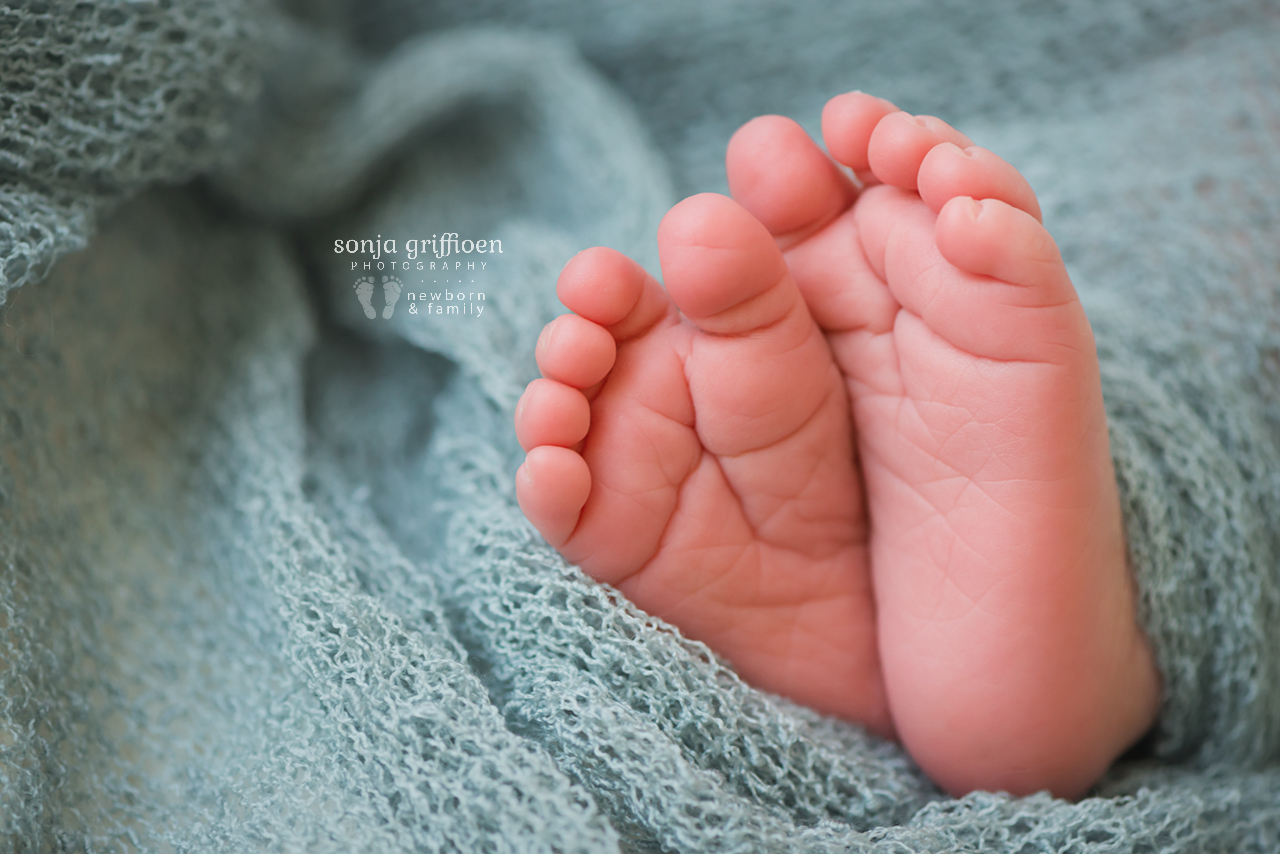 Oliver-Small-Newborn-Brisbane-Newborn-Photographer-Sonja-Griffioen-07.jpg