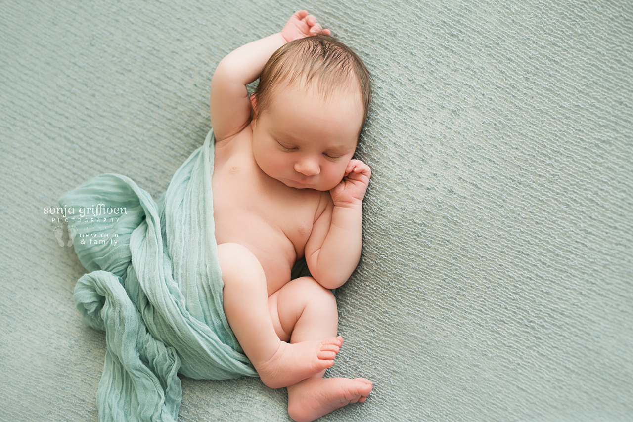 Oliver-Small-Newborn-Brisbane-Newborn-Photographer-Sonja-Griffioen-13.jpg