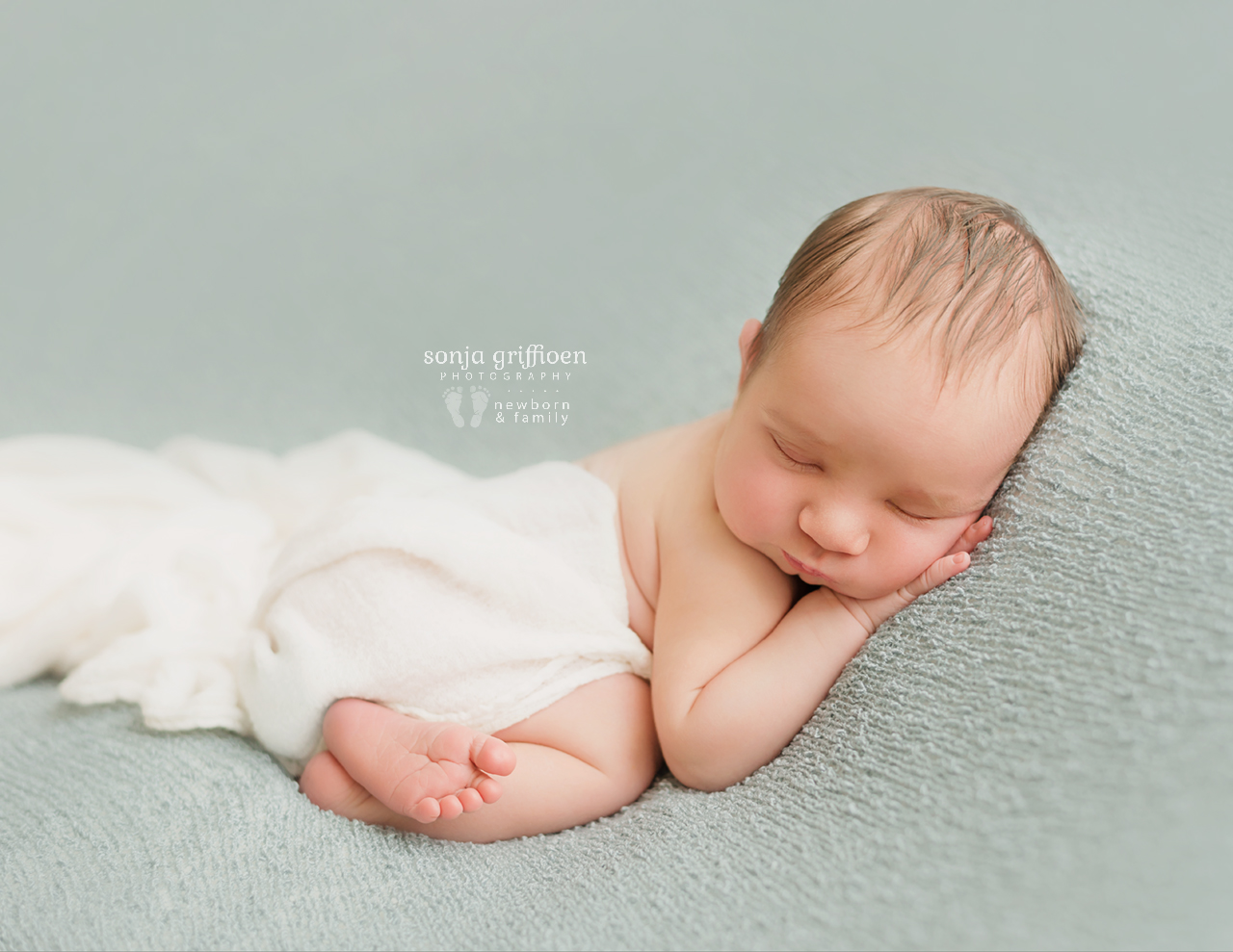 Oliver-Small-Newborn-Brisbane-Newborn-Photographer-Sonja-Griffioen-14.jpg