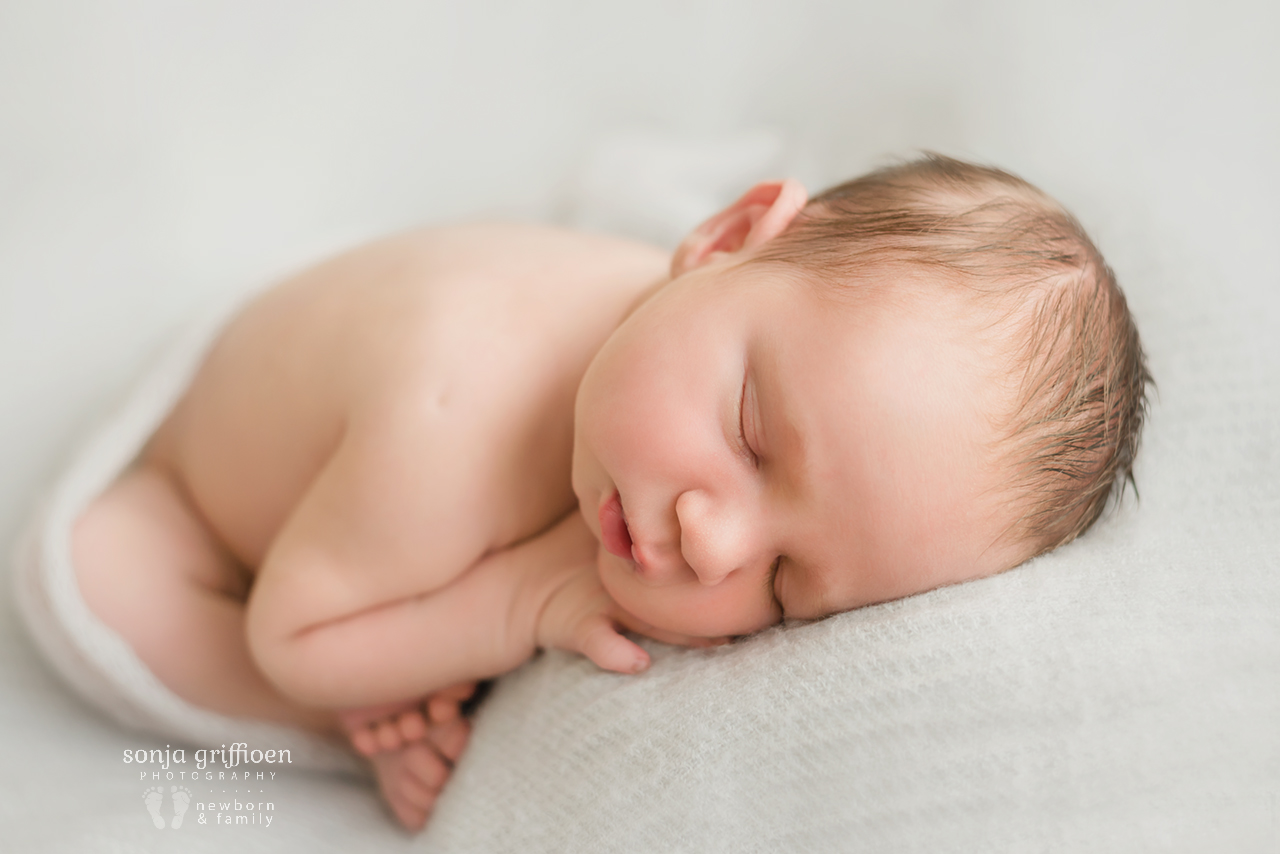 Oliver-Small-Newborn-Brisbane-Newborn-Photographer-Sonja-Griffioen-15.jpg