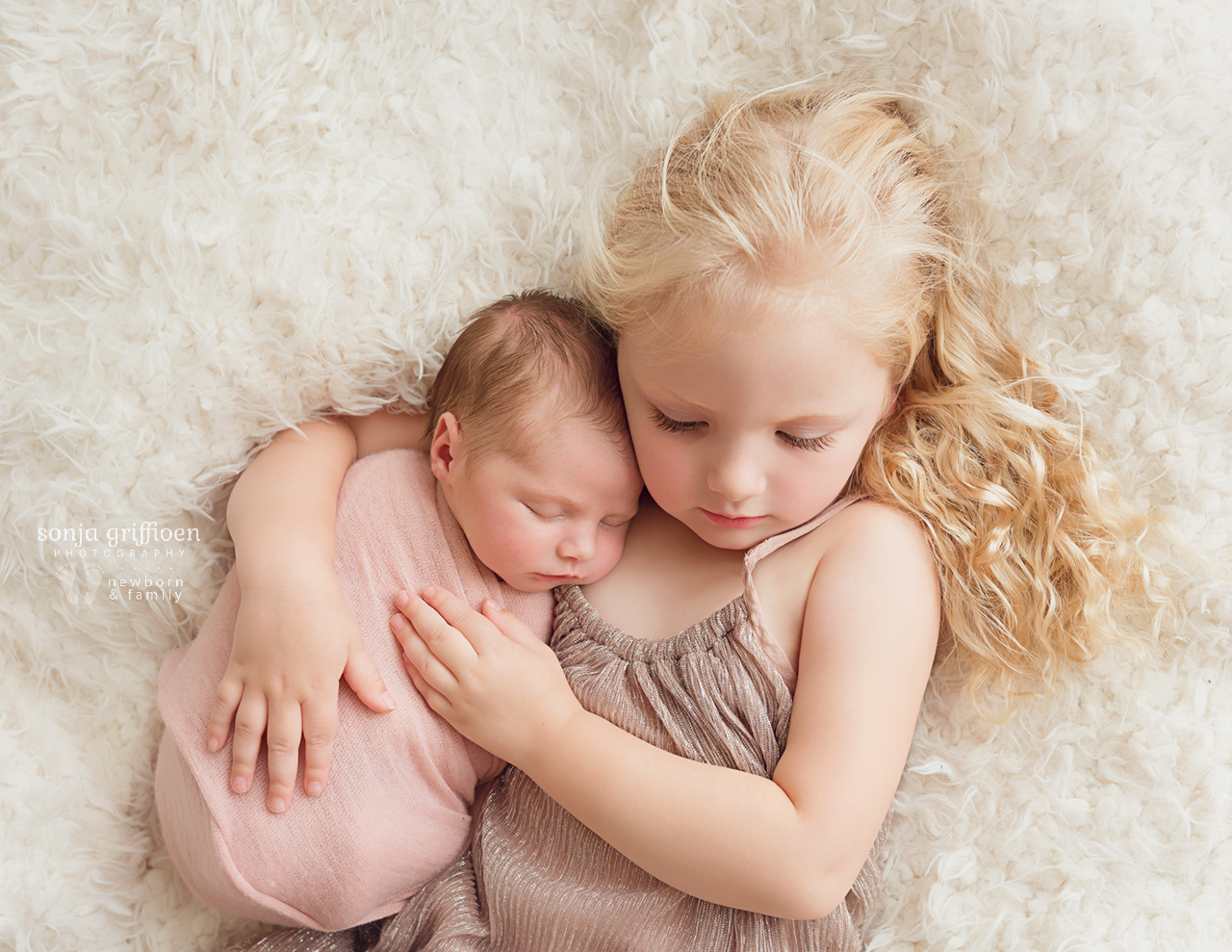 Olivia-O-Newborn-Brisbane-Newborn-Photographer-Sonja-Griffioen-01b.jpg