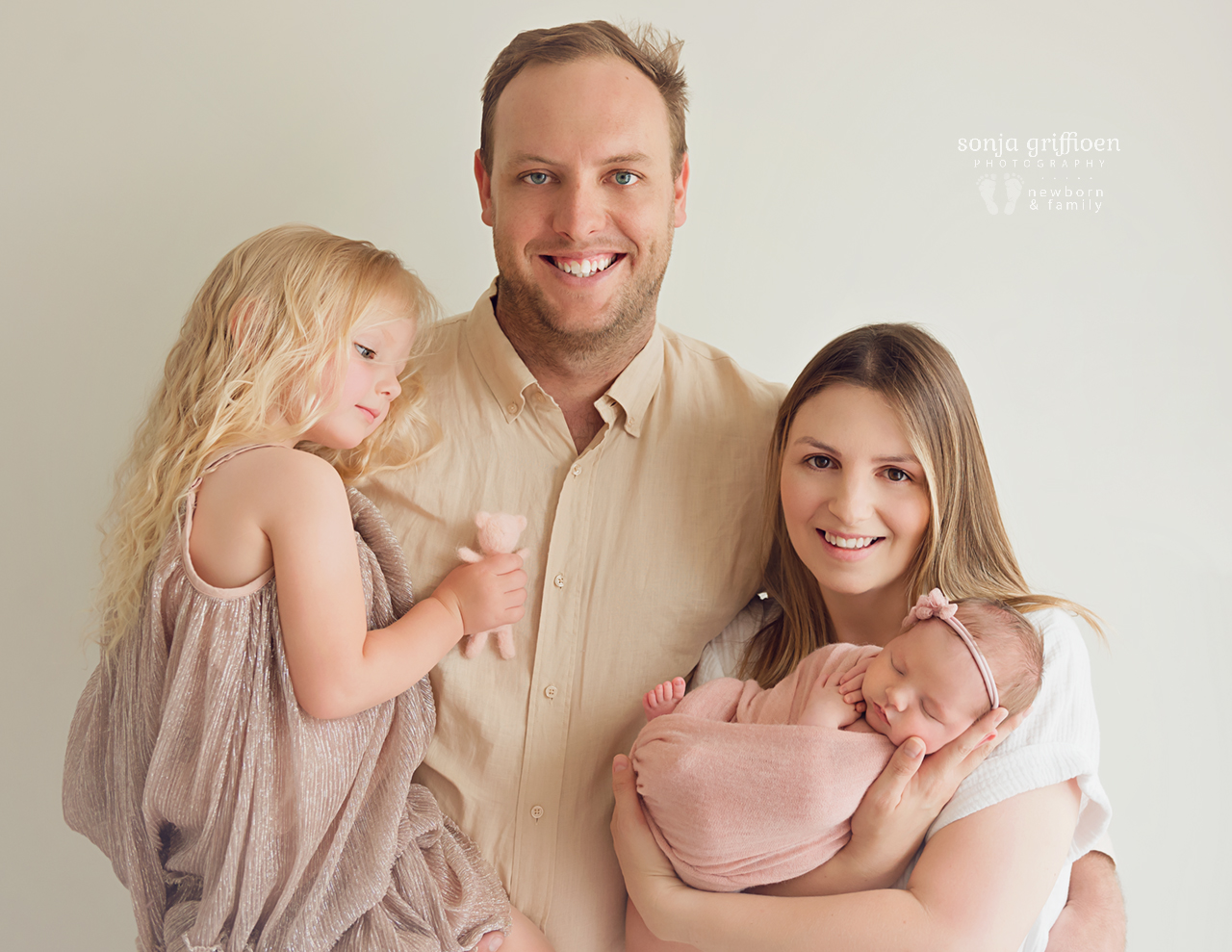 Olivia-O-Newborn-Brisbane-Newborn-Photographer-Sonja-Griffioen-07.jpg