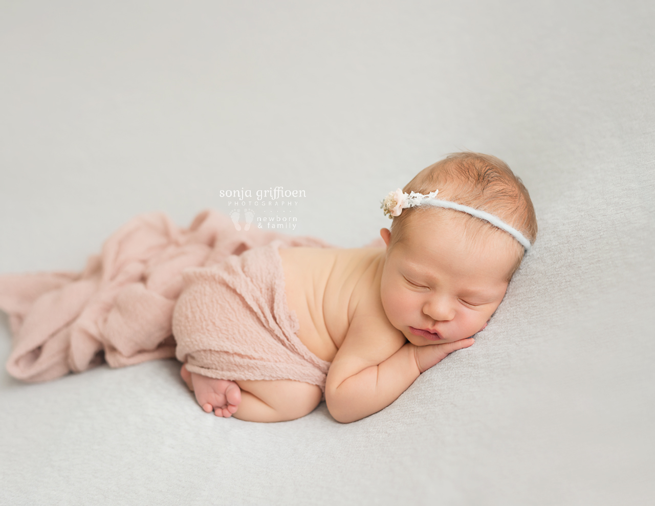 Petra-Newborn-Brisbane-Newborn-Photographer-Sonja-Griffioen-09.jpg