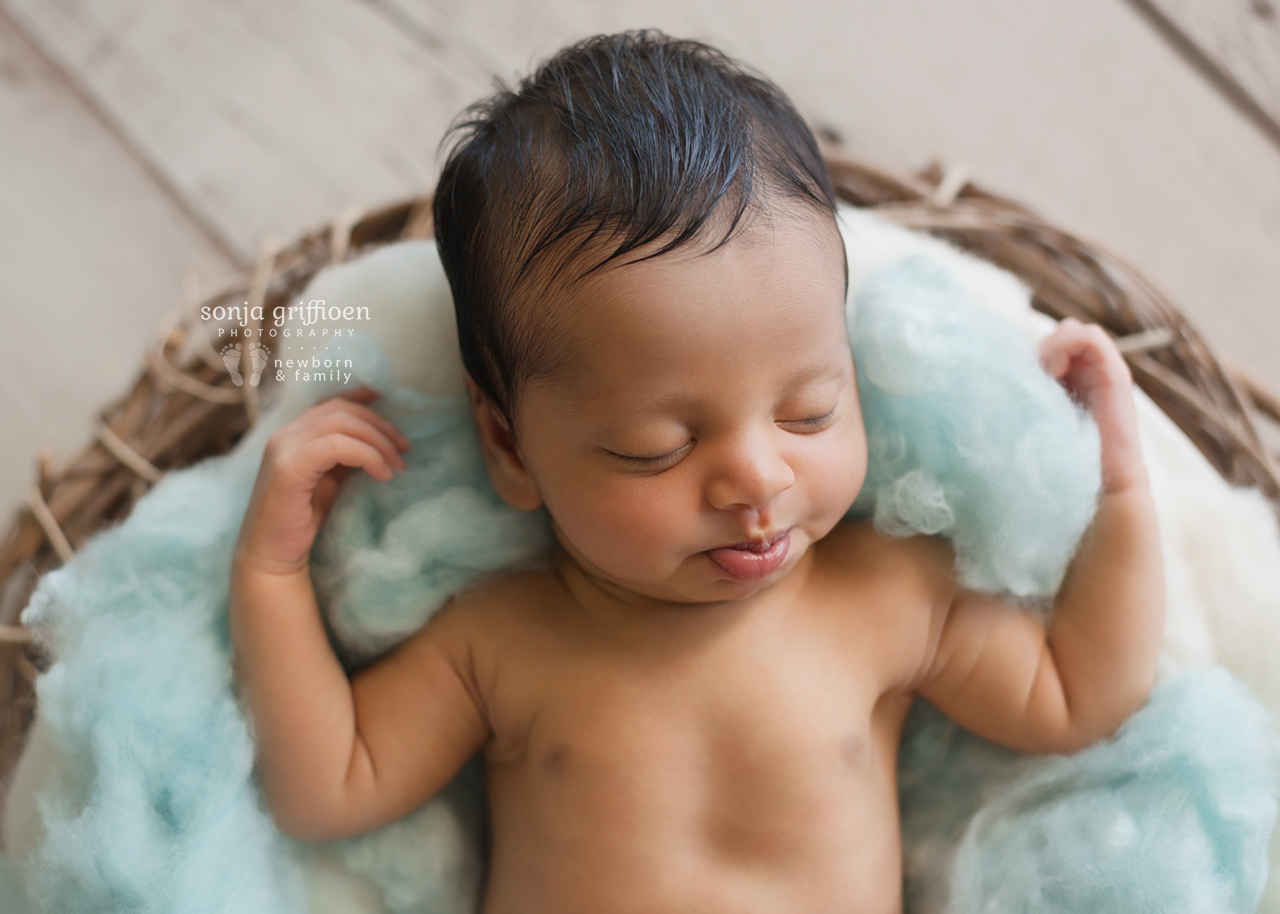 Reuben-Newborn-Brisbane-Newborn-Photographer-Sonja-Griffioen-14.jpg