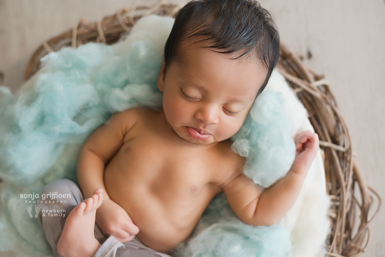 Reuben-Newborn-Brisbane-Newborn-Photographer-Sonja-Griffioen-15.jpg