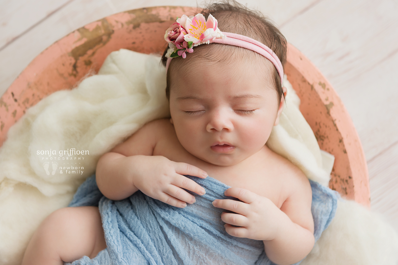 Rumeysa-Newborn-Brisbane-Newborn-Photographer-Sonja-Griffioen-13.jpg